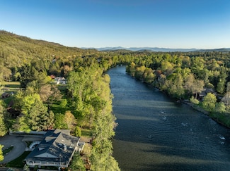 20515 Highway 62, Shady Cove, OR 97539