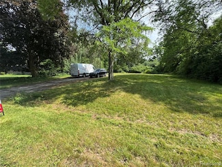 3435 Devon Brook Dr, Bloomfield Hills, MI 48302