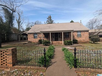 306 Oak St, Talladega, AL 35160