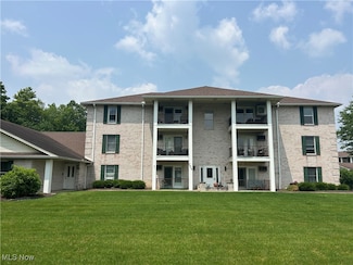 7404 Eisenhower Dr Unit 1, Youngstown, OH 44512