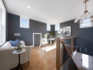 419 Putnam Ave Unit 2, Cambridge, MA 02139