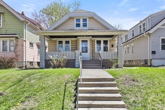 936 N 37th St, Milwaukee, WI 53208