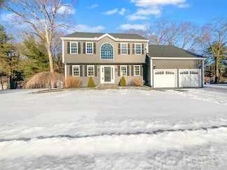 276 Lincoln Cir, Northbridge, MA 01534