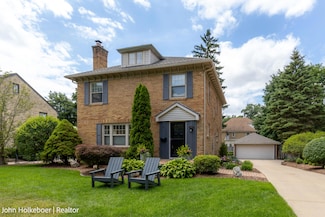 1045 Santa Cruz Dr SE, Grand Rapids, MI 49506