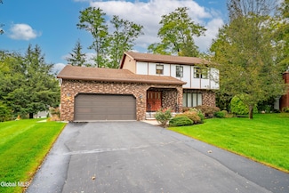 30 Princess Ln, Albany, NY 12211