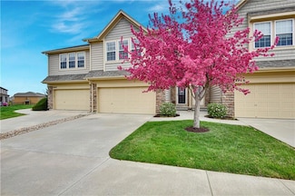 8880 Findley St, Lenexa, KS 66227