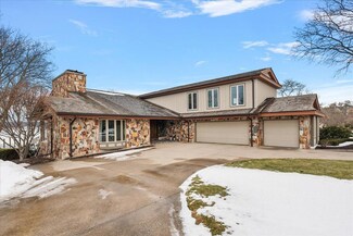 861 Allen Dr, Holland, MI 49423
