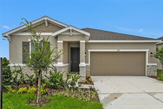 825 Ballantyne Dr, Lake Wales, FL 33898