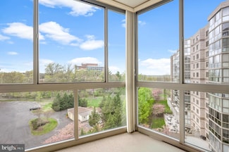 19355 Cypress Ridge Terrace Unit 705, Leesburg, VA 20176