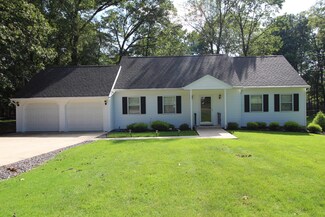 7 Briar Ln, Mountain Top, PA 18707