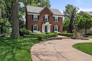 582 S Berry Rd, Saint Louis, MO 63122