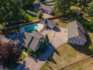 22 Thornton Rd, Nashua, NH 03063