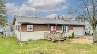 521 Lawrence St, Kingsford, MI 49802