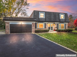 827 W Sandpiper Ct, Palatine, IL 60067