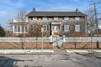 139 Prospect St, Babylon, NY 11702