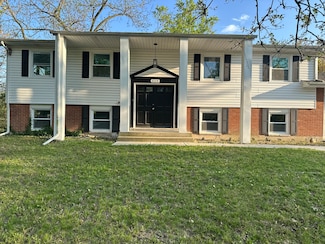 523 Circle Dr, University Park, IL 60484
