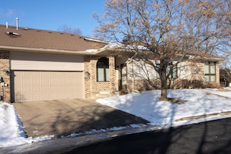 4146 Arbor Ln, Saint Paul, MN 55122