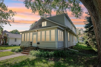 1384 Midway Pkwy, Saint Paul, MN 55108