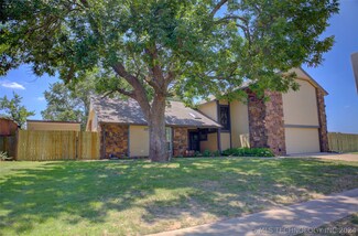 1020 N Juniper St, Jenks, OK 74037