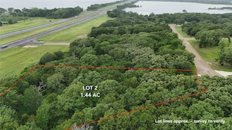 102 Oak Ridge Ct, Mabank, TX 75147