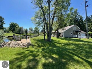 202 North St W, Tawas City, MI 48763