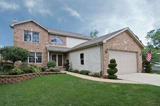1N182 Darling St, Carol Stream, IL 60188