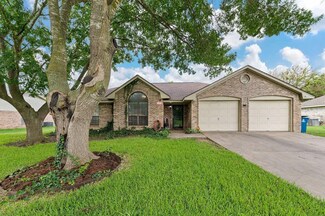 1021 December Dr, Hewitt, TX 76643
