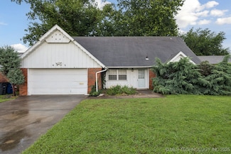 6922 E 16th St, Tulsa, OK 74112