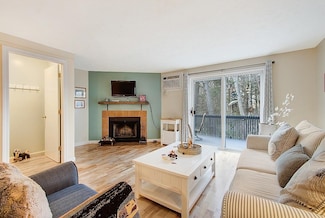 81 Seabury, Hampton, NH 03842