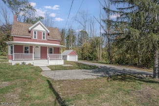 148 Vail Rd, Columbia, NJ 07832