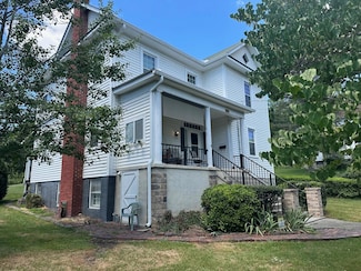 176 Ronceverte Ave, Fort Spring, WV 24970