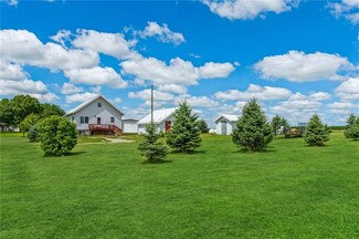 4139 Grubbs Creek Rd, Center Point, IA 52213