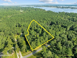 9 Ags Ave, Chocowinity, NC 27817