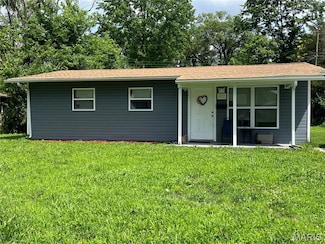102 W Adams Dr, East Saint Louis, IL 62206