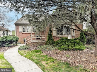 1328 E Walnut St, Hanover, PA 17331