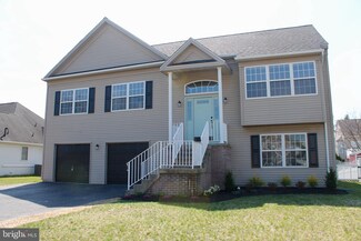 101 Weathervane Dr, Mount Royal, NJ 08061