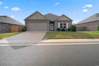 2045 Mary Alice Dr, Conway, AR 72032