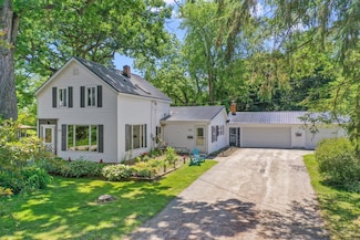 105 W Clark St, Weyauwega, WI 54983