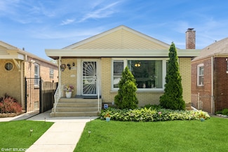 9823 S Ingleside Ave, Chicago, IL 60628