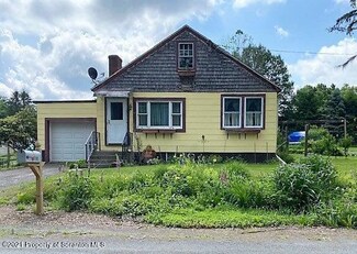 799 Elk Lake Dr, Waymart, PA 18472