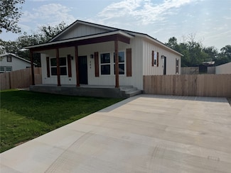 409 5th St, Blanket, TX 76432