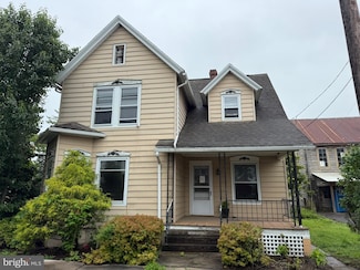 77 Spring St, Beaver Springs, PA 17812