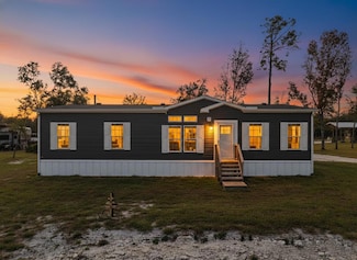 889 NE 434th St, Old Town, FL 32680