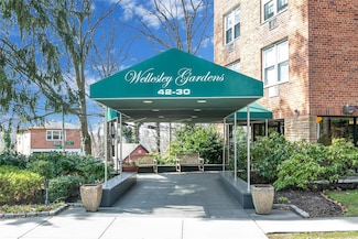 42-30 Douglaston Pkwy Unit 5C, Douglaston, NY 11363