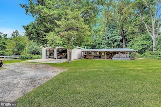 31 Fort Ave, New Egypt, NJ 08533