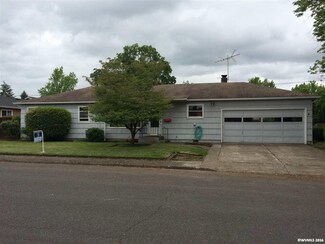 3752 Manor Dr NE, Salem, OR 97301