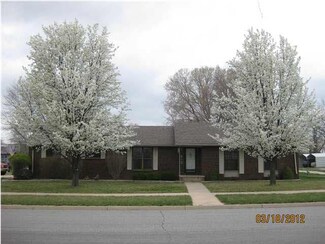 412 W Randall St, Hesston, KS 67062