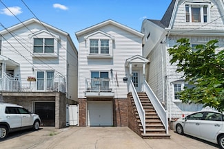 27 E 34th St, Bayonne, NJ 07002