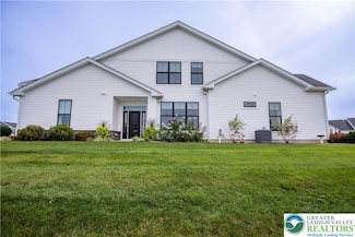 6932 Cedar Dr, Bath, PA 18014