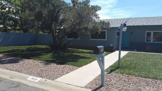 2010 N Sandra Rd, Palm Springs, CA 92262